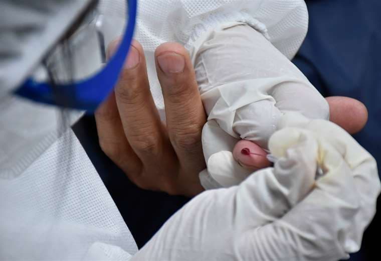 El coronavirus continúa llevándose vidas en Bolivia. Foto: EL DEBER