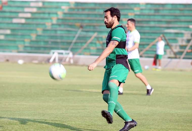 Júnior Sánchez durante una práctica con la Verde. Foto: Prensa FBF