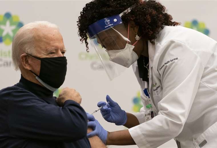 Biden recibirá el lunes la segunda dosis de vacuna contra el Covid-19