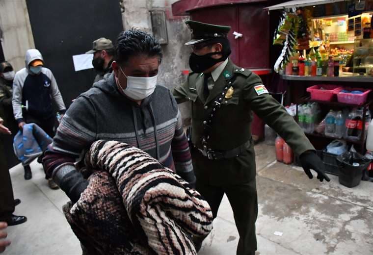 El momento en que Wilson Martínez es llevado a la cárcel de San Pedro de Oruro. Foto: APG