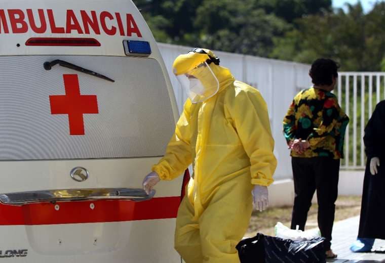 El personal de salud se enfrenta a la segunda de ola de Covid-19 en Bolivia