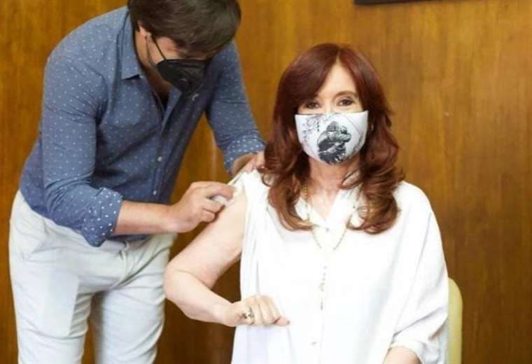  Cristina Fernández fue vacunada contra el Covid-19