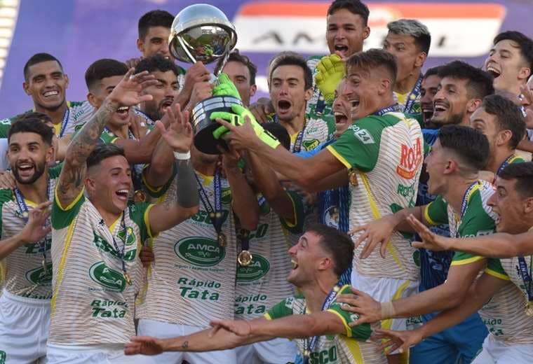 Defensa venció 3-0 y se proclamó campeón de la Copa Sudamericana. Foto: Marca Claro