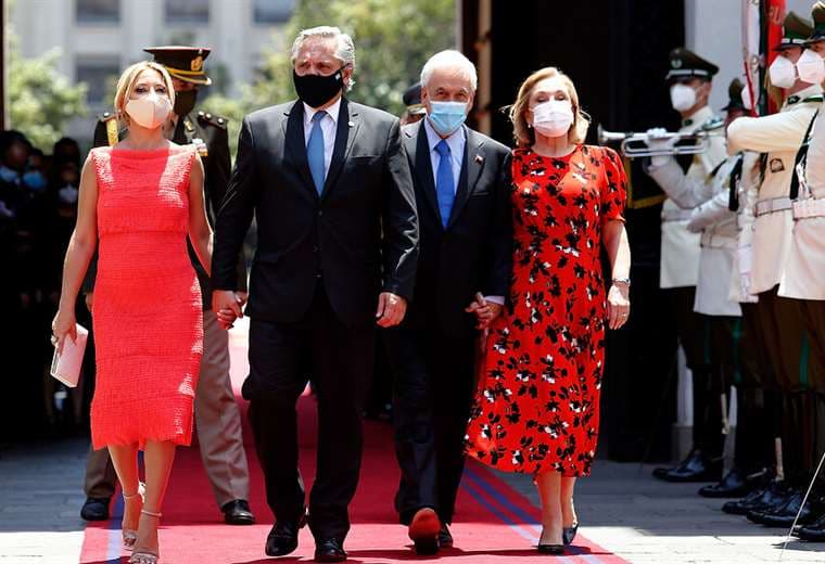 En su primera visita oficial a Chile, Fernández fue recibido por Piñera en La Moneda