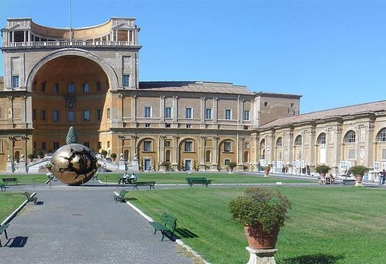 Este es el ingreso principal a lo Museos Vaticanos, en Roma