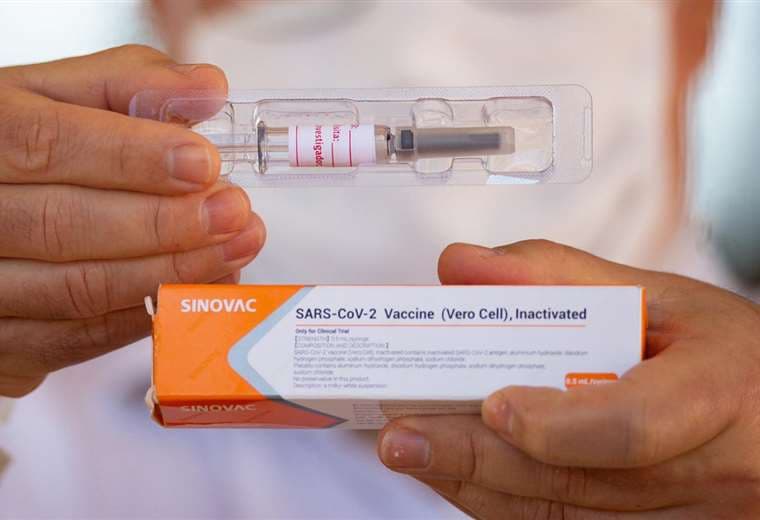 La vacuna china CoronaVac es producida por el laboratorio Sinovac