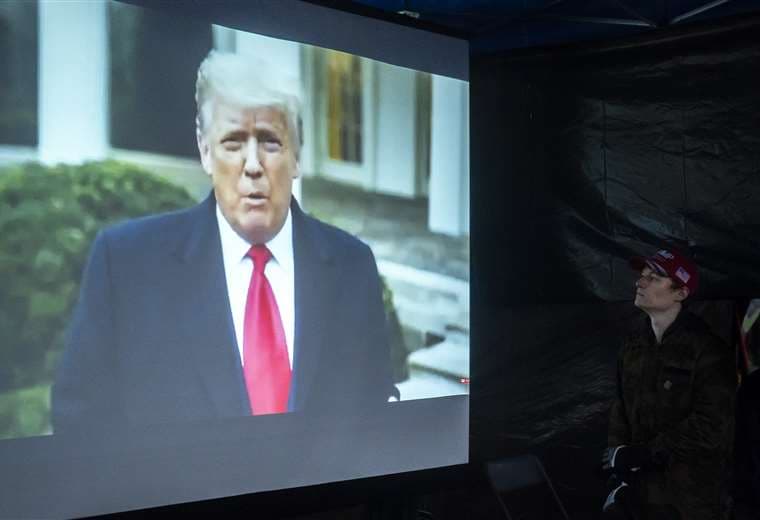 Trump se queda sin cuenta en Facebook. Foto AFP 