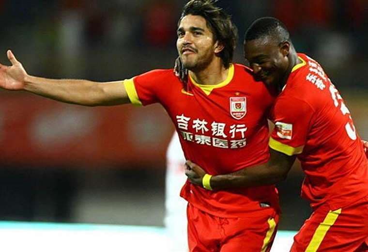 Marcelo Martins en su paso por el fútbol de China, cuando todavía existía la bonanza
