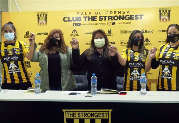 Alurralde, Romero y Sánchez firmaron sus contratos. Foto: The Strongest 