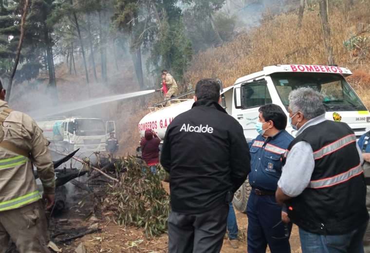Alcalde de Cochabamba acude al incendio en Villa Tunari