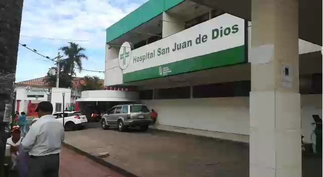 San Juan de Dios anuncia paro de 72 horas. EL DEBER