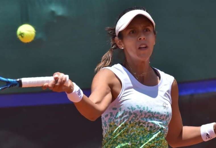 La cruceña Noelia Zeballos jugó singles y dobles. Foto: FBT