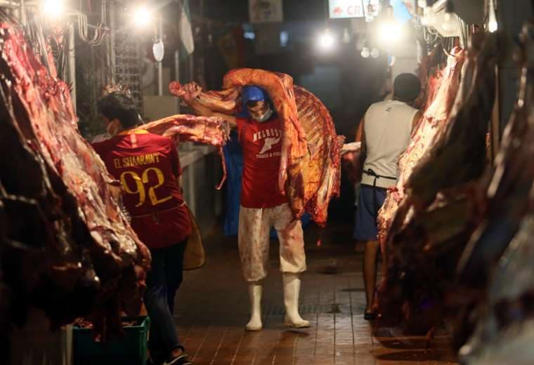 El costo de la carne sigue con el aumento dispuesto por los carniceros /Foto: Jorge Ibáñez