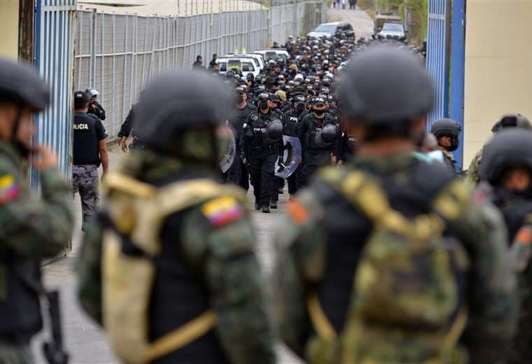 Policía y militares retoman el control en cárceles de Ecuador. Foto: AFP