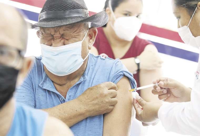 Vacunación con dosis de AstraZeneca /Foto: Ricardo Montero