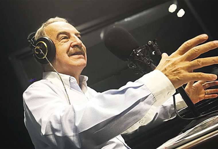 Carlos Dabdoub en estudios de EL DEBER Radio