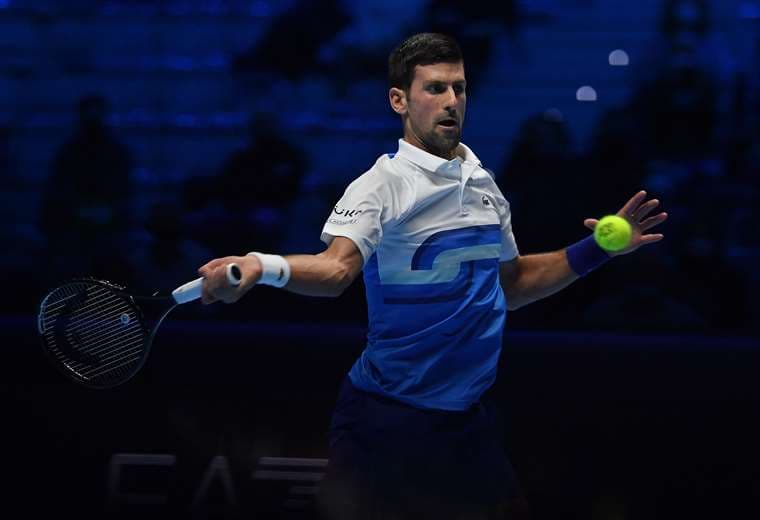 Djokovic debuta en el Masters ATP con victoria ante Ruud