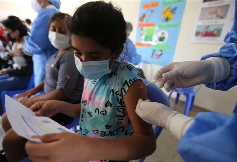 Colegios se suman a la vacunación a menores. Foto: F. Landívar
