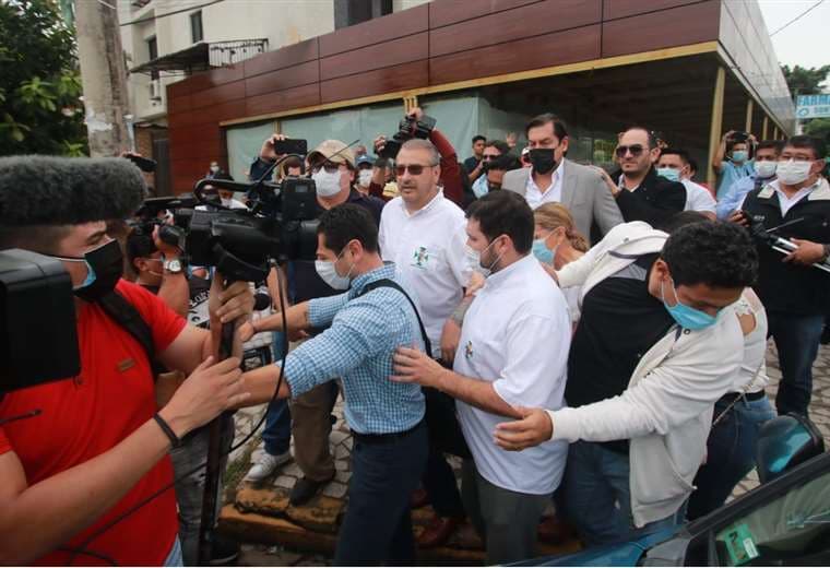 Calvo llegó acompañado de sus abogados. Fotos: Jorge Gutiérrez
