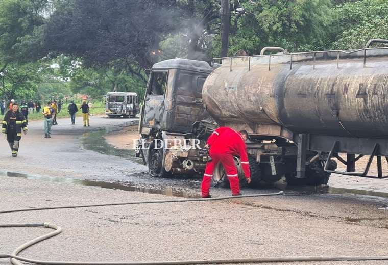 Una fuga de combustible de un cisterna provocó el fuego/Foto Jorge Gutiérrez 