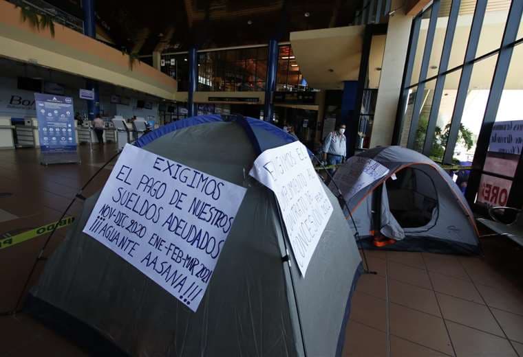 Huelga de hambre en el aeropuerto Jorge Wilstermann/Foto: APG