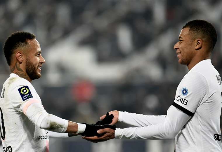 La dupla Neymar-Mbappe hizo ganar este sábado al PSG. Foto: AFP