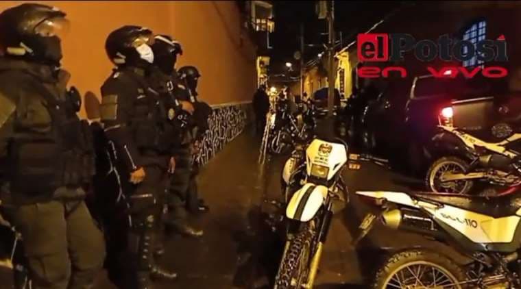 Captura de video de la Policía en oficinas de Comcipo