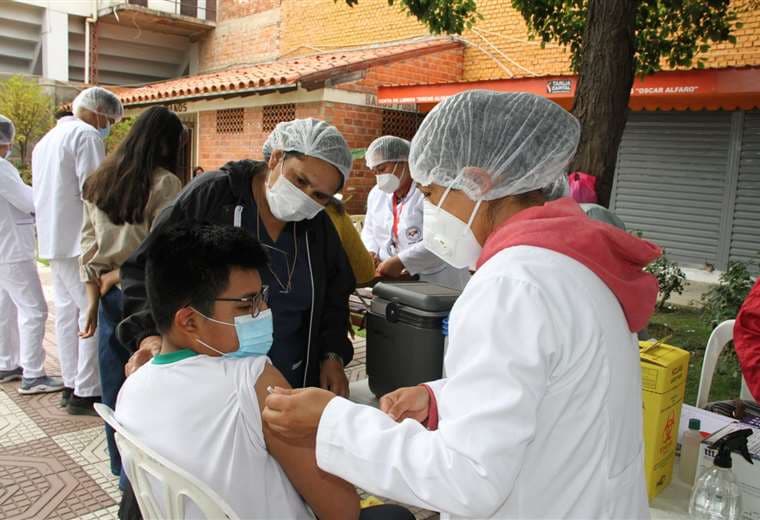 Tarija quiere alcanzar al 80% de la población vacunada en la capital.