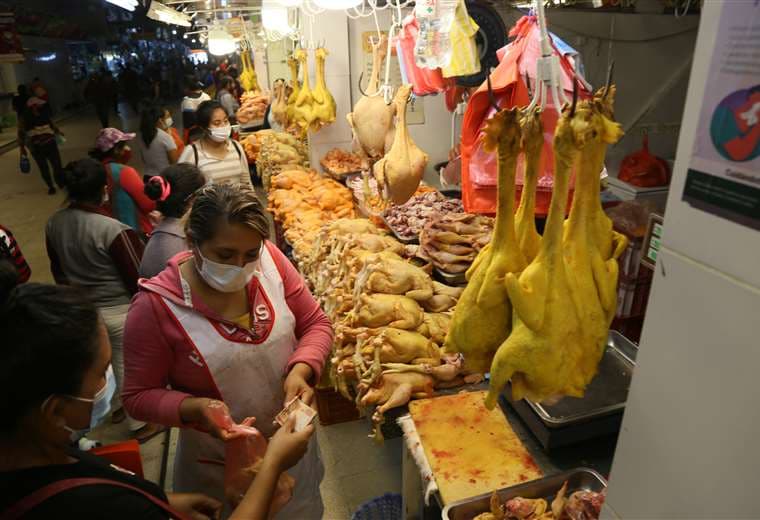 El precio de kilo de pollo en los mercados cruceños es de Bs 10,50