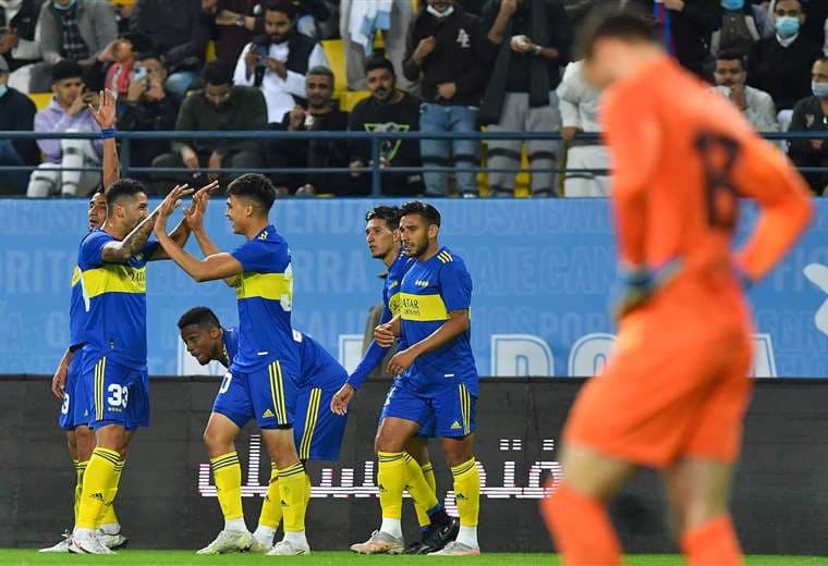 Festejan los jugadores de Boca que este martes ganaron la Copa Maradona. Foto: AFP