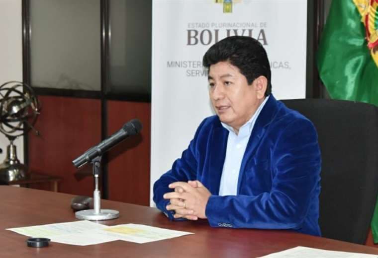 El Ministro de Obras Públicas, Edgar Montaño, aludió que cumplen con el pago de beneficios