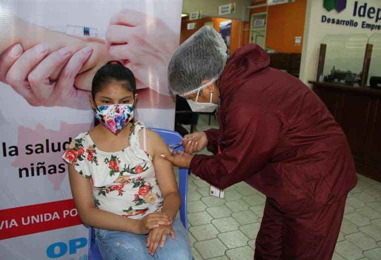 En Tarija se sigue con la campaña de vacunación /Foto: David Maygua 