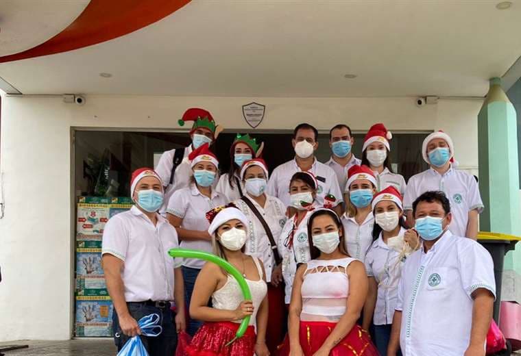 Colegio Médico entrega regalos a niños enfermos