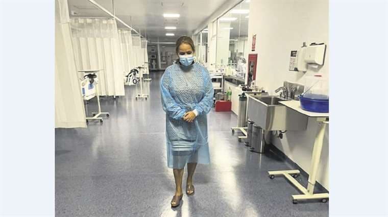 Exalcaldesa Angélica Sosa en un hospital, antes de ser aprehendida