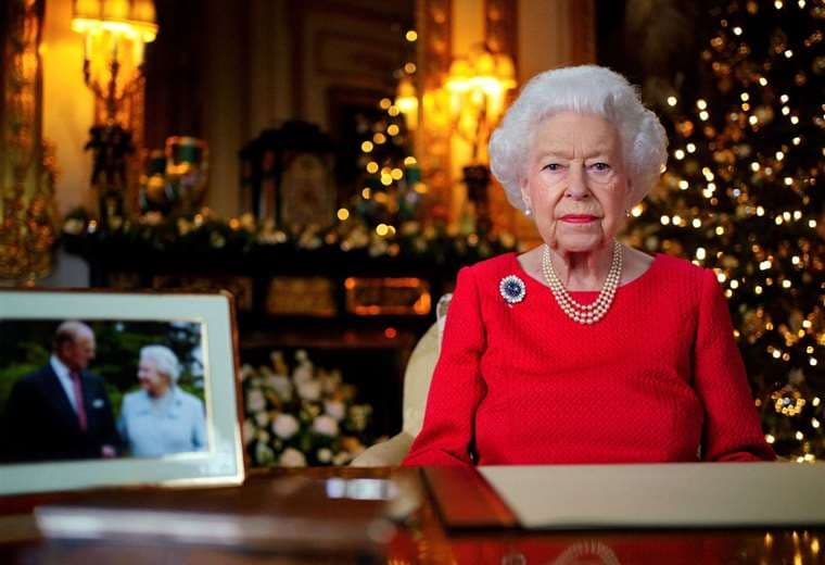 Isabel II confiesa en su mensaje de Navidad que "echa de menos" a su marido