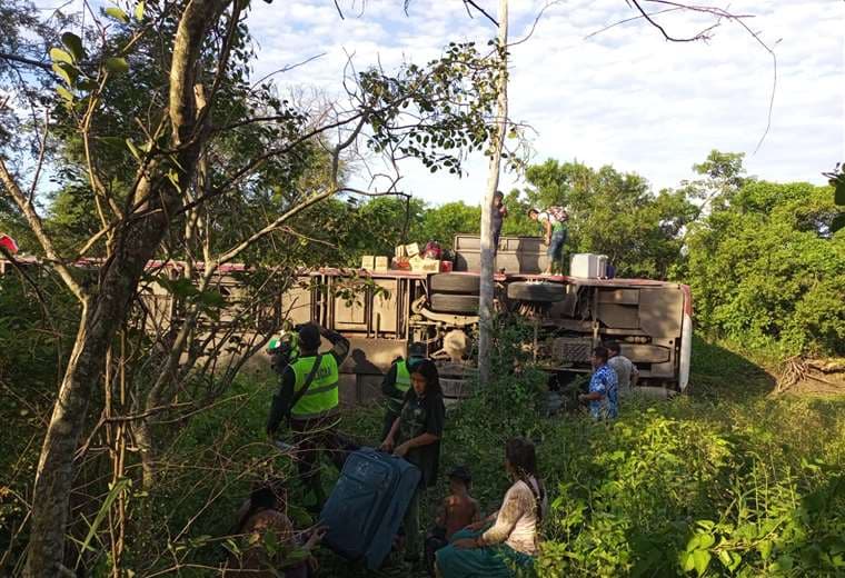 El bus sufrió el accidente en la zona de San José esta tarde.