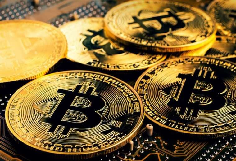 El bitcoin se aferraba este sábado al nivel de los $us 48.000 