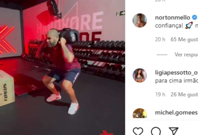 Adriano muestra su rutina de ejercicios para ponerse en forma (video)
