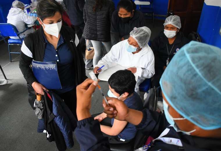 En La Paz empezó la vacunación a menores (Foto: APG Noticias)