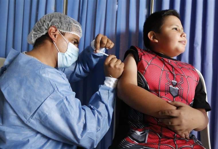 Vacunación anticovid a niños en Cochabamba/Foto: APG Noticias