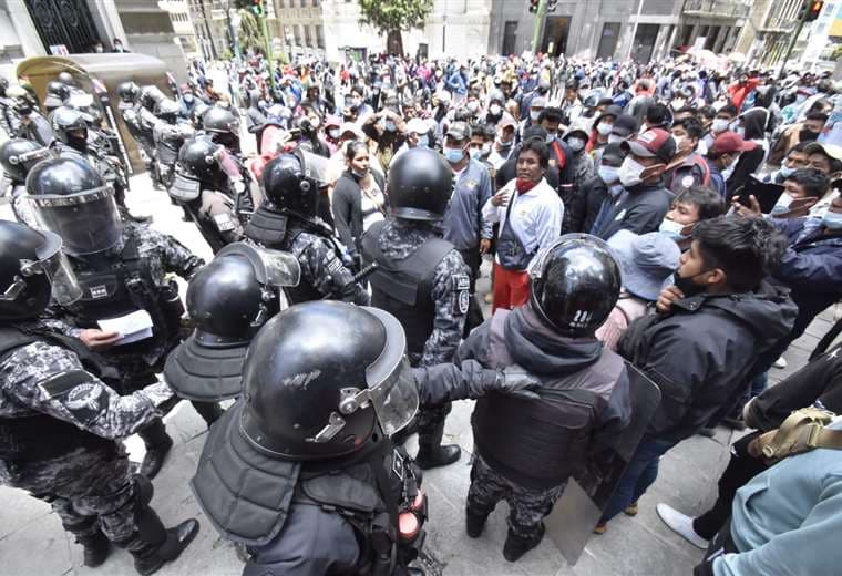 Enfrentamiento entre policías y cocaleros I APG Noticias.