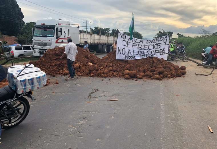 No hay acuerdo y siguen el bloqueo de la carretera en Santa Cruz (Foto: Soledad Prado)
