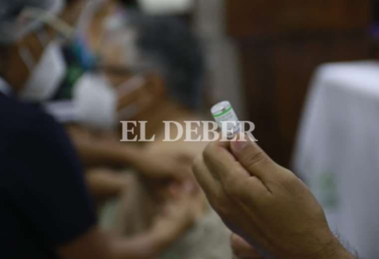 La vacuna china se distribuye en Santa Cruz. Foto Juan Carlos Torrejón