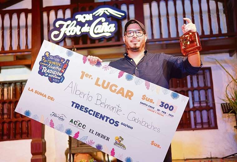 Alberto Belmonte, de la comparsa Cachivachis fue el ganador del torneo de coctelería