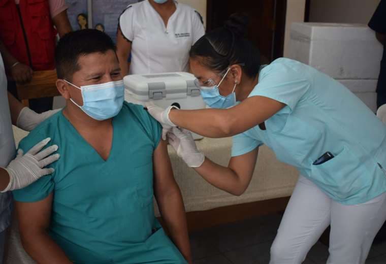 Sedes empezó la vacunación en Pailón