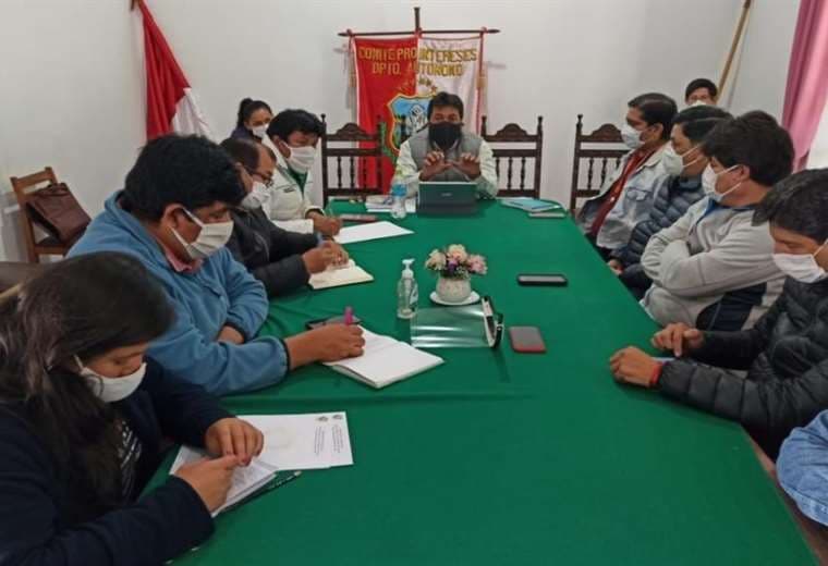 Cívicos de Tarija en reunión
