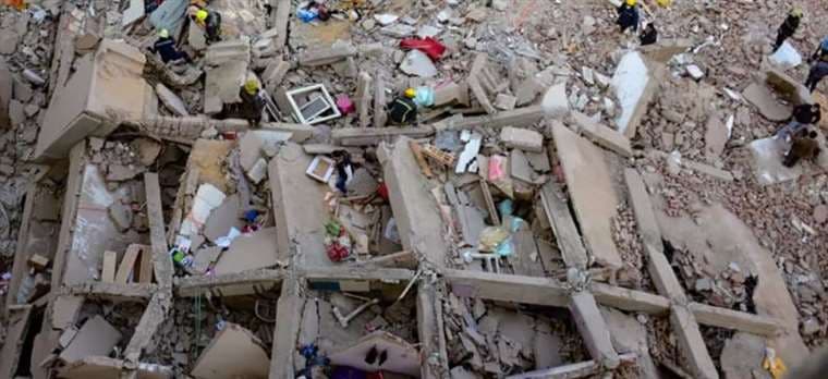 Al menos 25 fallecidos por el derrumbe de un edificio en El Cairo. Foto: internet