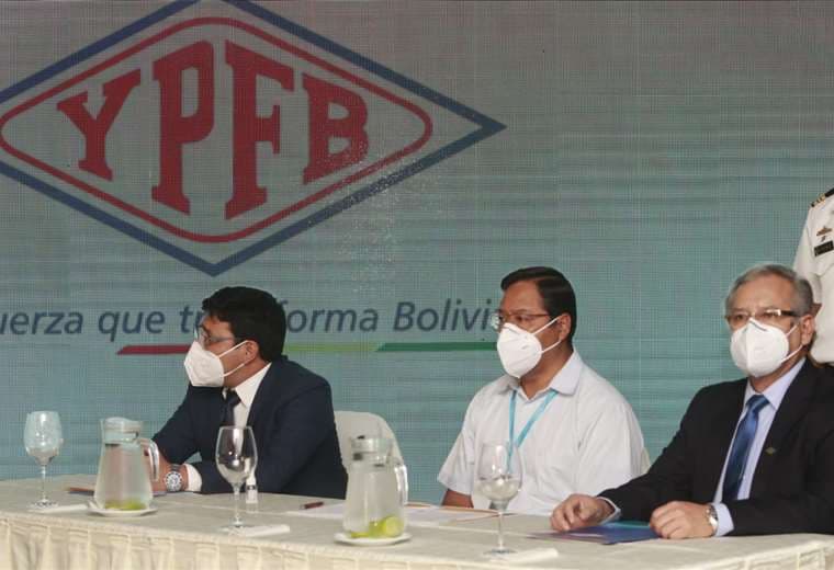 El presidente Luis Arce y ejecutivos del sector hidrocarburos anunciaron el proyecto 