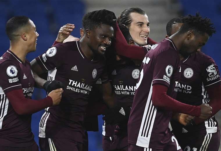 Los jugadores del Leicester en pleno festejo. Foto: AFP
