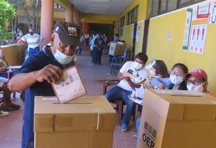 Recinto electoral ubicado en la Facultad Integral del Chaco